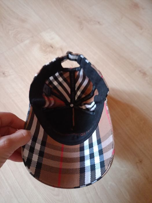 Czapka  Burbery .