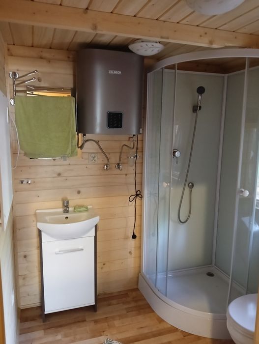 Domek letniskowy w otoczeniu lasu na działce budowlanej 1000 m² . - Więcej