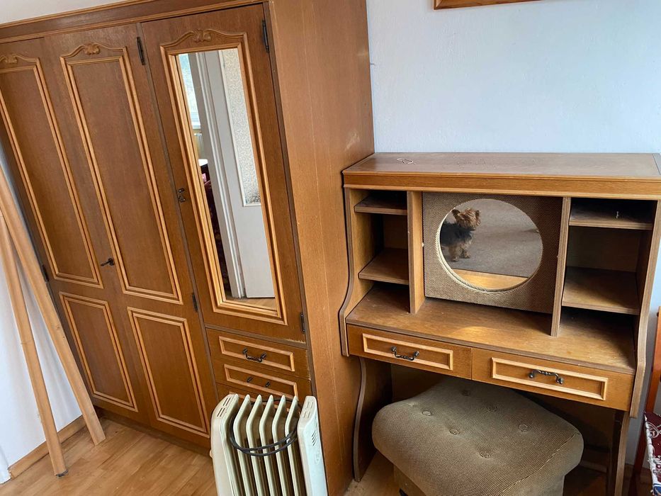 Meble PRL retro – szafa z lustrem + toaletka + pufa – komplet vintage