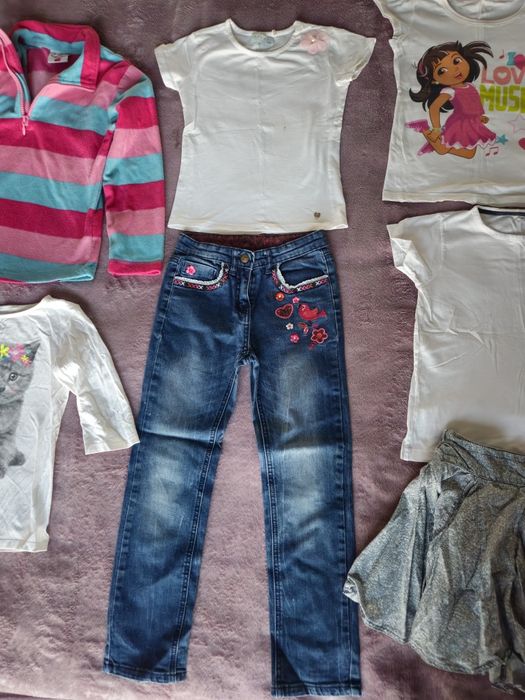 Śliczny zestaw ubrań r 128 cm jeansowe bluza