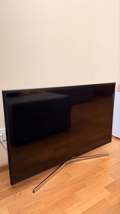 Телевізор Samsung 43 дюйми 2018 рік