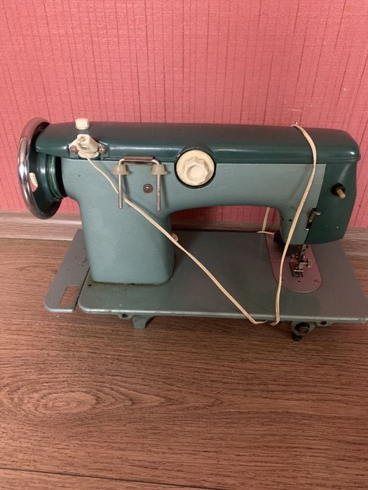 Швейна машинка «Чайка»