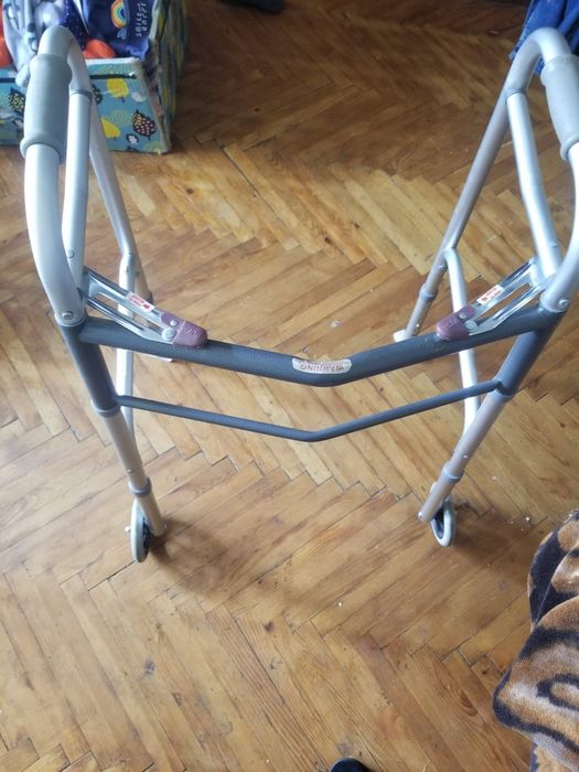 Продам ходунки дю 2000гр 0