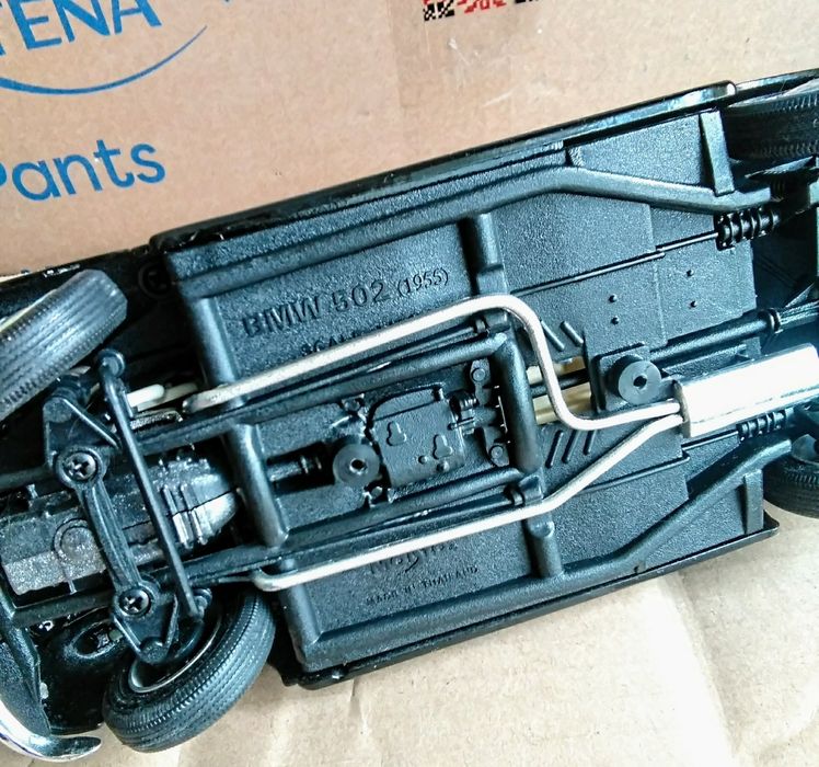 Колекційна моделька авто . BMW 502 (1955)  1/18