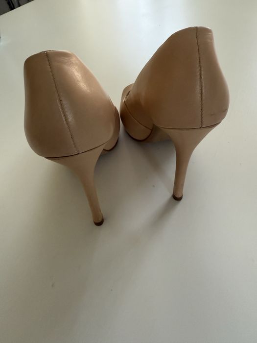 Szpilki Kazar kremowe