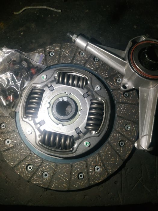 Комплект зчеплення для volkswagen t4 2.5 75 кВт з вижимним