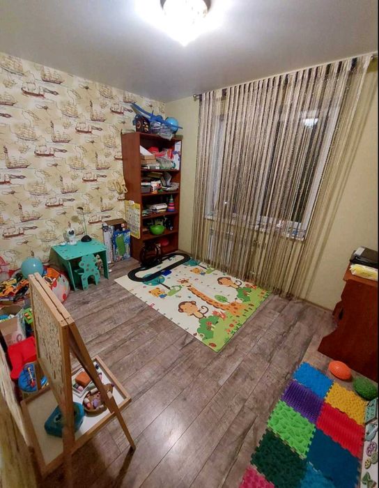 БЕЗ КОМІСІЇ - двоповерхова квартира (6кімнат)