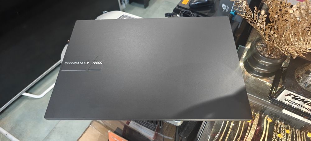 ASUS Vivobook 16 X1605VA-MB183W  i9 i9-13900H 12 GB DDR4-SDRAM 512 SSD Windows 11. Czarny.Jak nowY. PAT-KOM