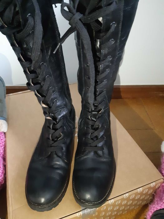 Bota preta toda pele Tamanho 36/37