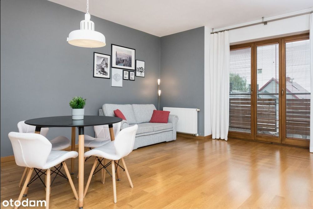 Komfortowe 3 pokoje z garażem blisko stacji PKP-SKA – zielona okolica.