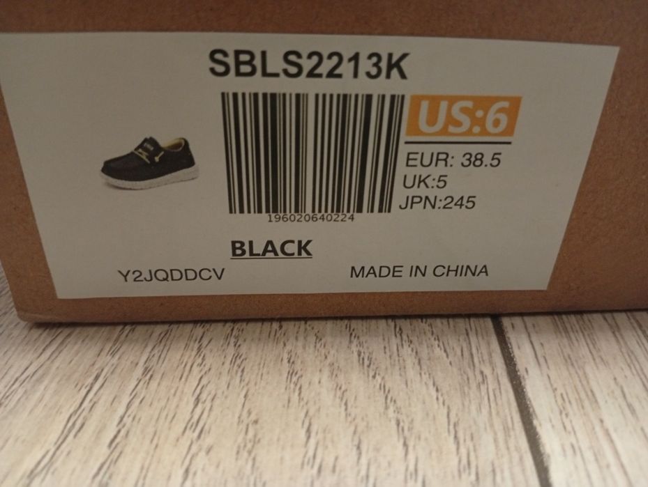 Nowe buty mokasyny