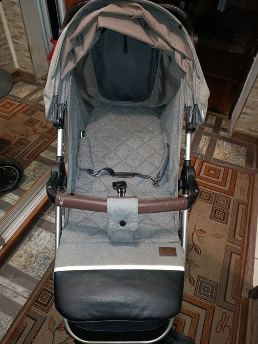 Продам прогулянковий візочок Carello Bravo