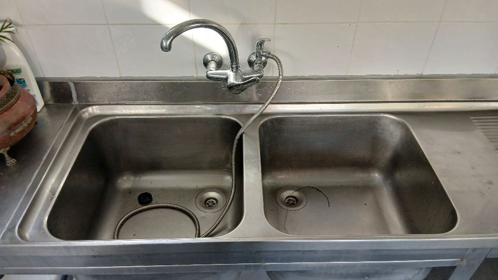 Bancada Profissional em Aço Inox com Lava-loiça Dupla