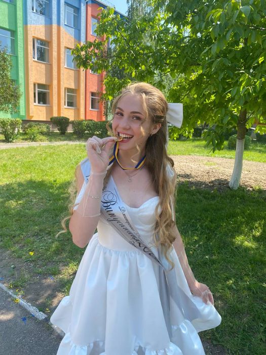 Випускна сукня. В ідеальному стані