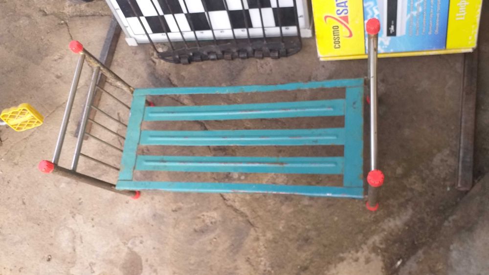 Кроватка для кукол металлическая