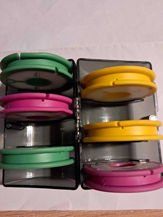 Pudełko na przypony feeder magnetyczne.