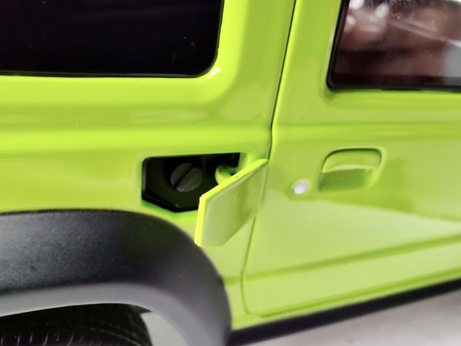 Модель Suzuki Jimny LCD 1/18