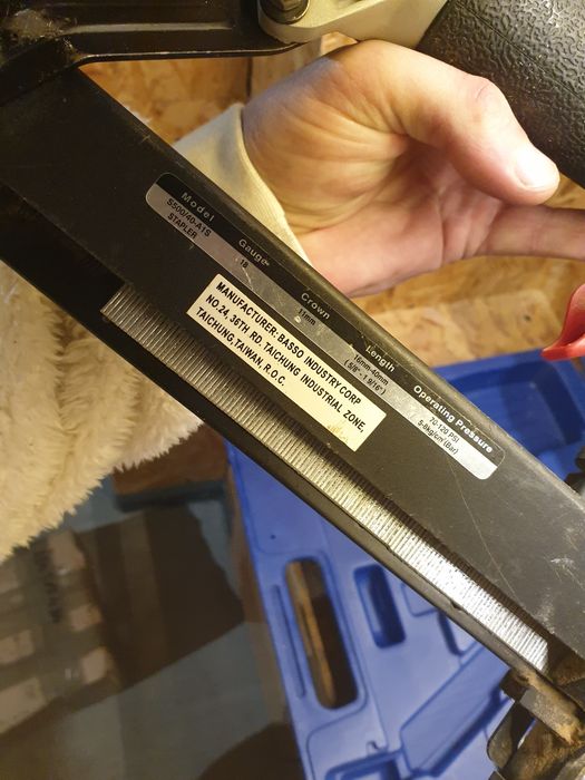 Zszywacz pneumatyczny stolarski BASSO S500/40