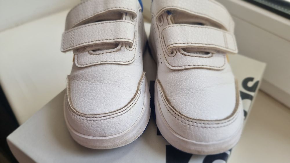 Кросівки Adidas 23 розмір 14,5см устілка