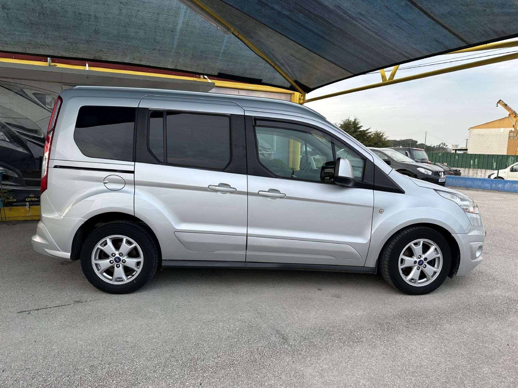 Annonce Ford tourneo connect ii 1.6 td 95 trend 2015 DIESEL occasion -  Benfeld - Bas-Rhin 67
