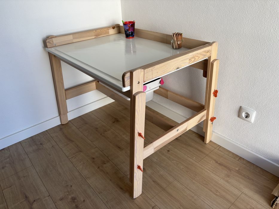 Secretária criança Ikea modelo Flisat