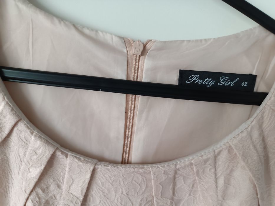 Sukienka pudrowy róż