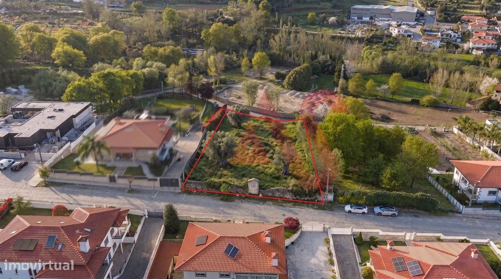 Terreno c/ viabilidade de construção moradia independente ou duas mora