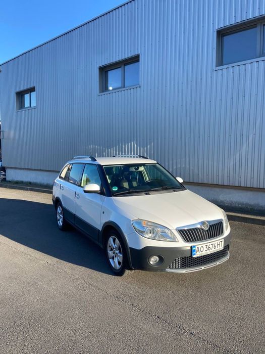 Продаж авто Skoda Fabia Scout 2010 р. 1.2 бензин