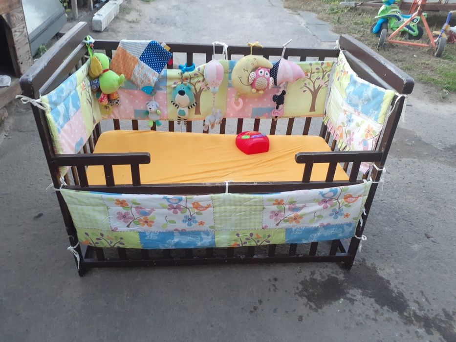 Колиска з матрасом