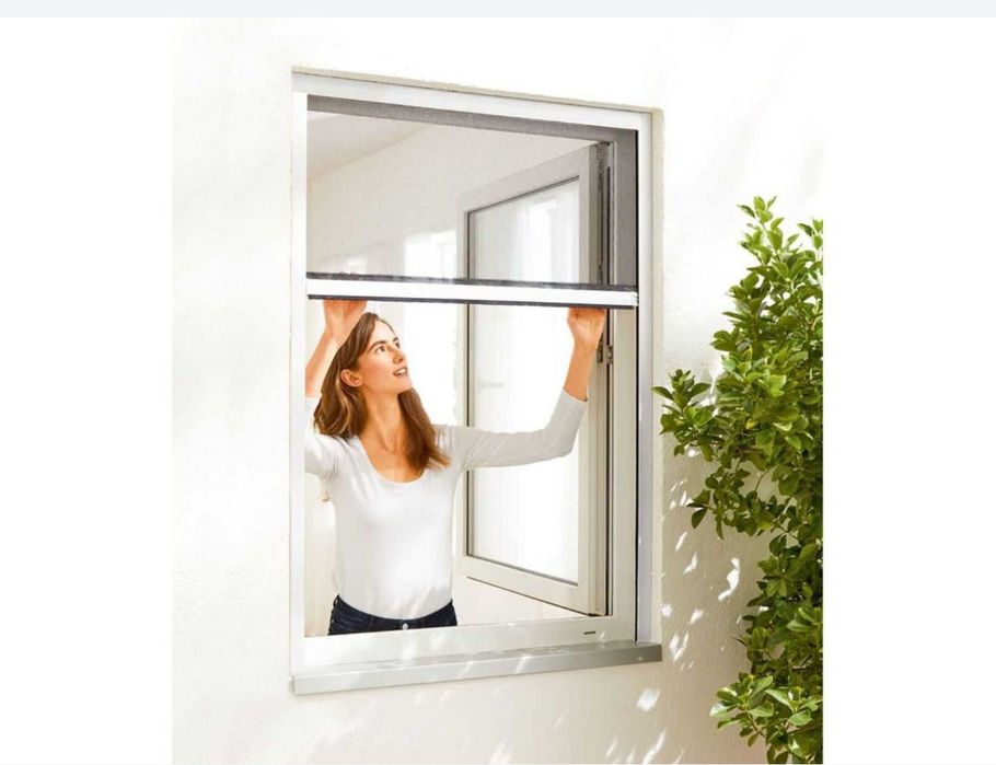 Moskitiera okienna rolowana nowa 130x160 prowadnice.