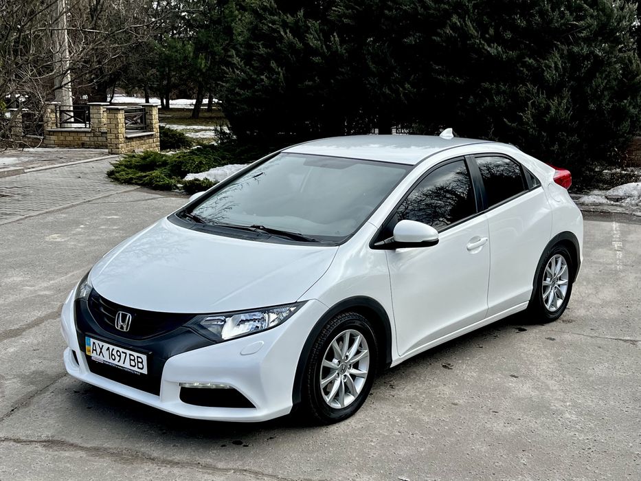 Honda Civic 1.8 Avtomat White Pearl 11500$