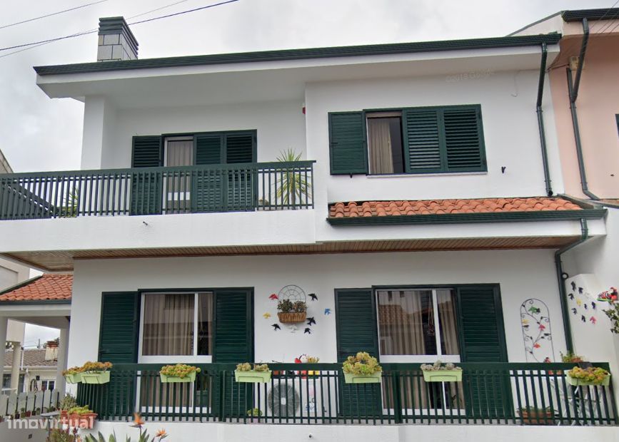 Moradia T5 Mobilada | 237 m2+Garagem+Anexos+Jardim  | Centro Rio Tinto