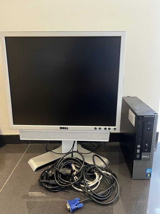 Dell i3 komputer, monitor i głośniki zintegrowane, system Windows 10