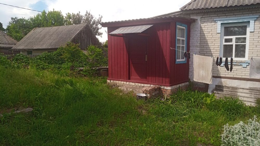 Продаётся под полдома с приусадебным хозяйством