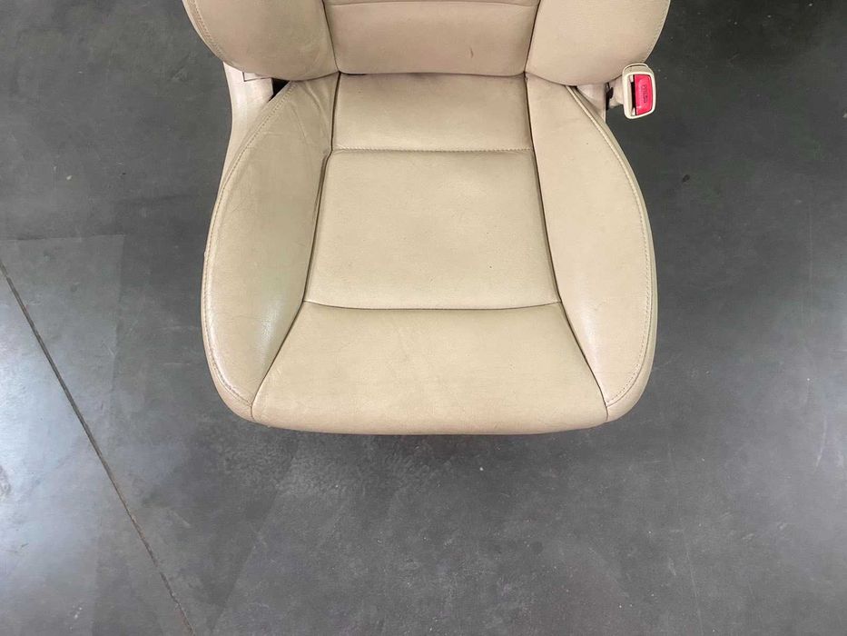 Салон сидіння сидения Subaru Tribeca 05-14р. Без правого сидіння