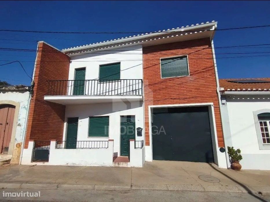 Venda Moradia Banda T5, na Golegã (Santarém)