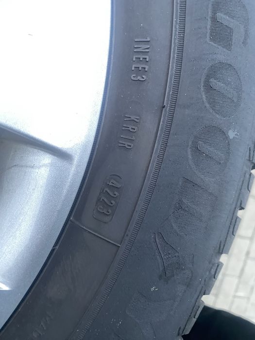 Opony zimowe 215/65/17