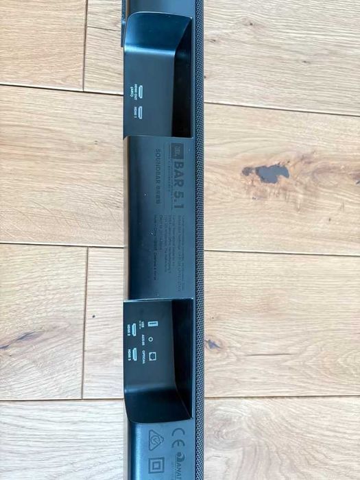 Soundbar JBL 5.1 Soundbar z bezprzewodowym subwooferem.