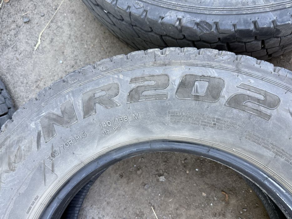 Шини грузового авто 265/70/19.5 комплект