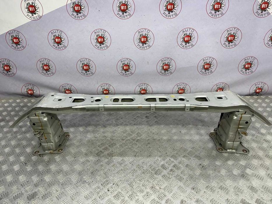 Підсилювач переднього бамперу для Ford Focus  3 11+