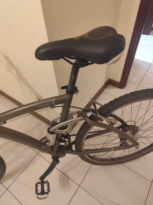 Bicicleta  BTT Btwin
