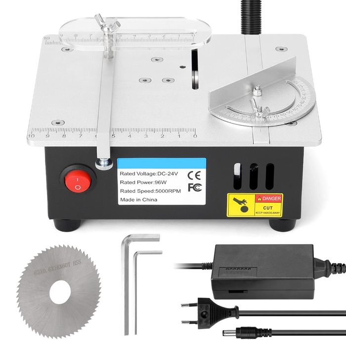 Багатофункціональна міні-пилка для столярних робіт по дереву.
Побутова