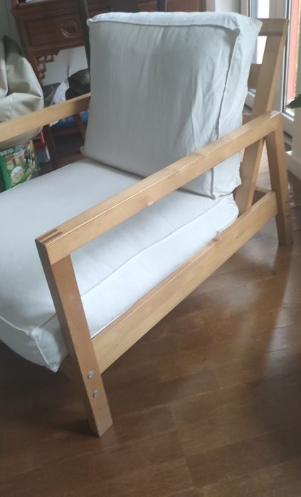 Poltrona, cadeirão ikea branca e de madeira