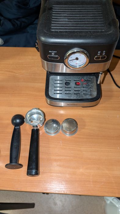 Kolbowy ekspres ciśnieniowy SilverCrest SEM 1100 C3