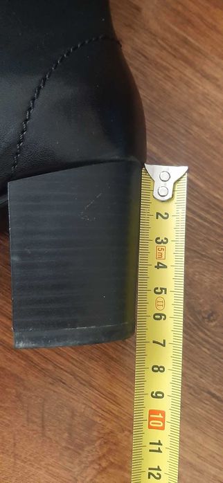 czarne skórzane botki Marco Tozzi