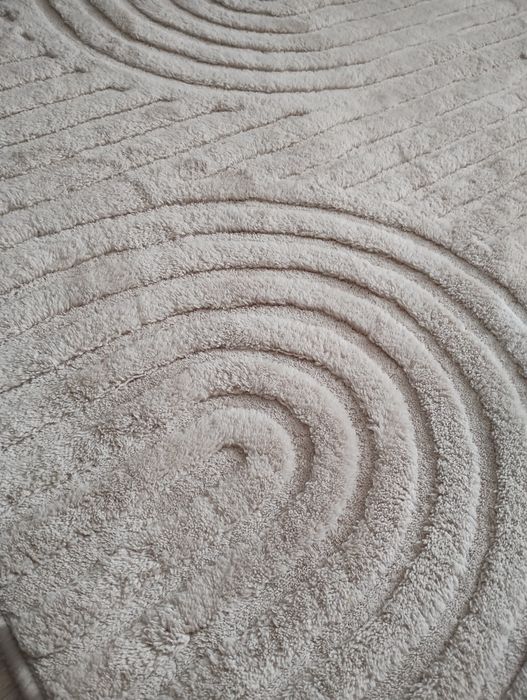 Beżowy dywan 140x200 antypoślizgowy