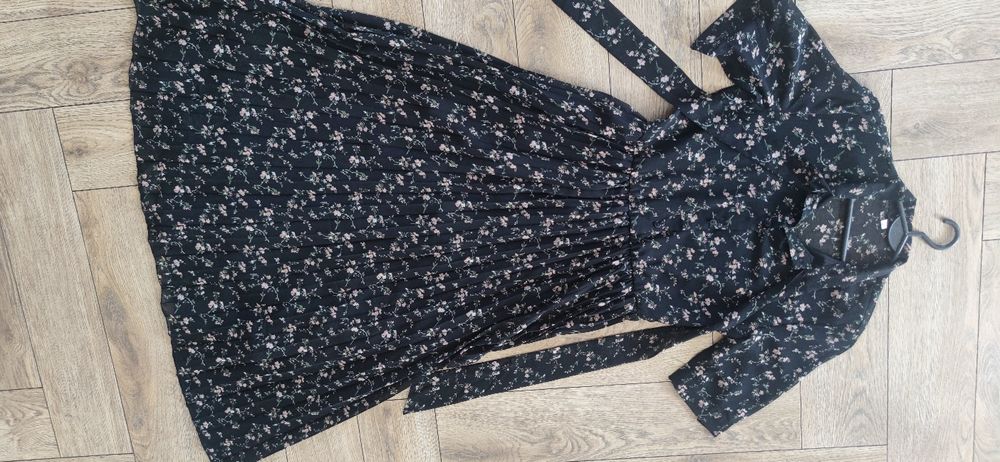 Sukienka midi rozmiar 36 może być jako ciążowa