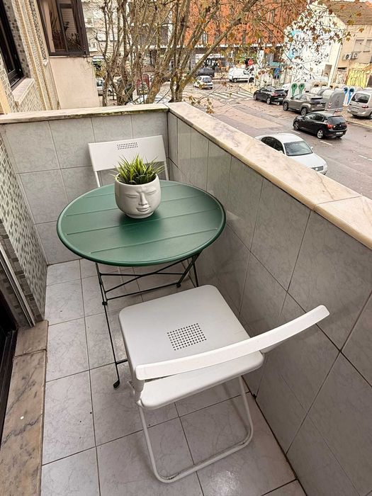 Mesa com cadeiras área externa ( esplanada )