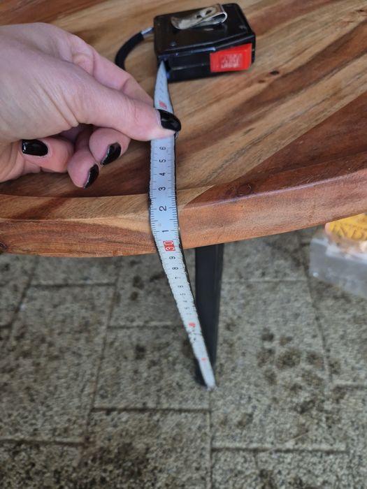 Nowy stolik kawowy drewniany