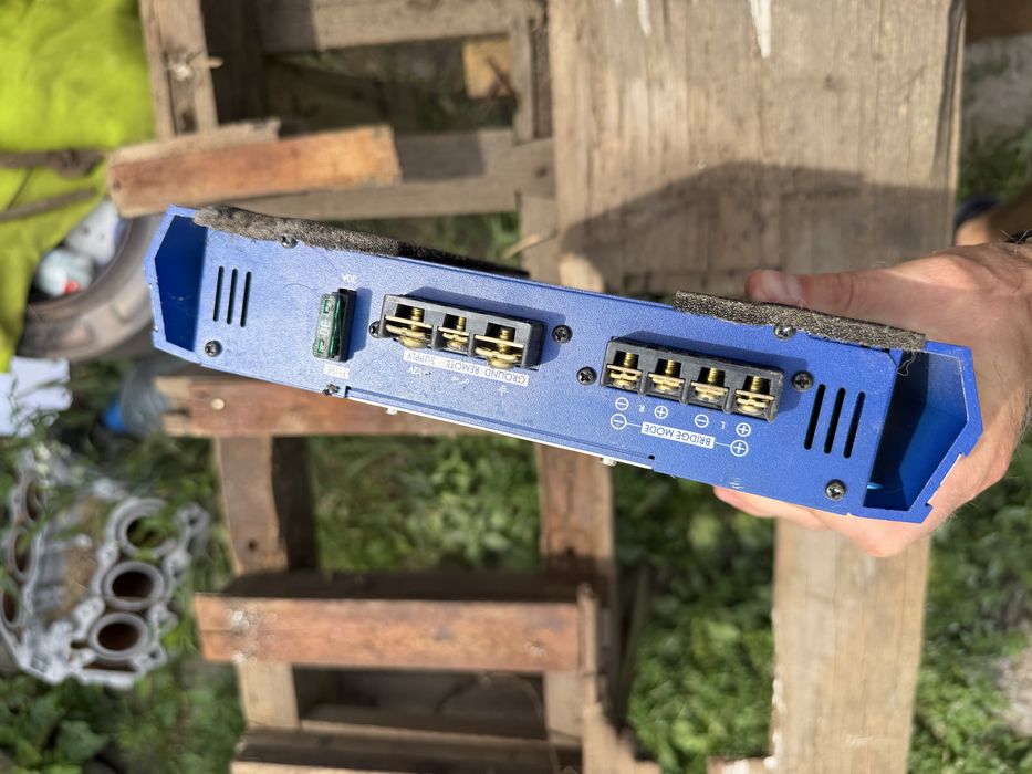 Продам підсилювач (усилитель) BLAUPUNKT